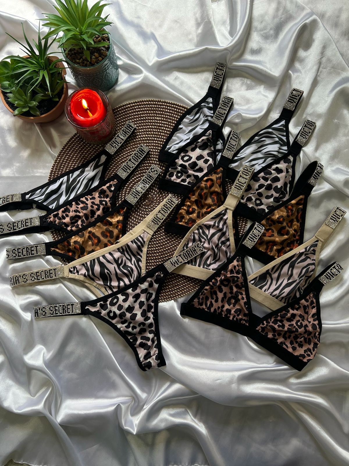 Set Animal Print Con Estrass (Top + Tanga)